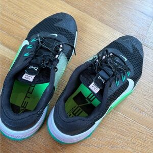 Nike Men's Black and Green Athletic Shoes